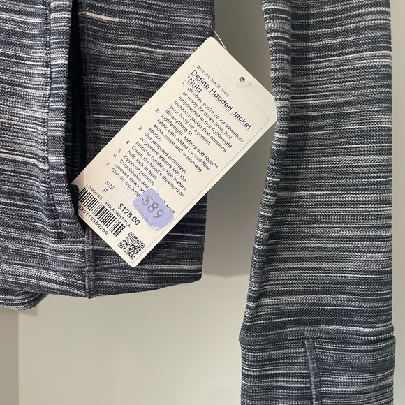 Lululemon Define Jacket - Picture 6 of 6
